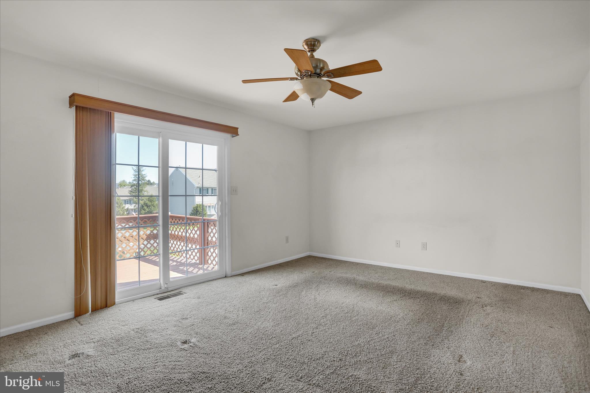 HEATHER KNOLL - Residential