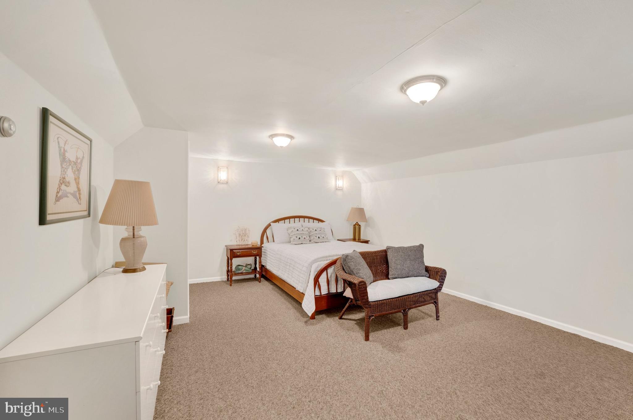 ROSLYN - Residential