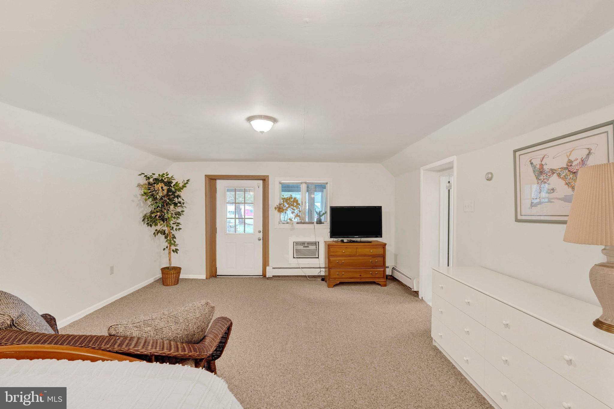 ROSLYN - Residential