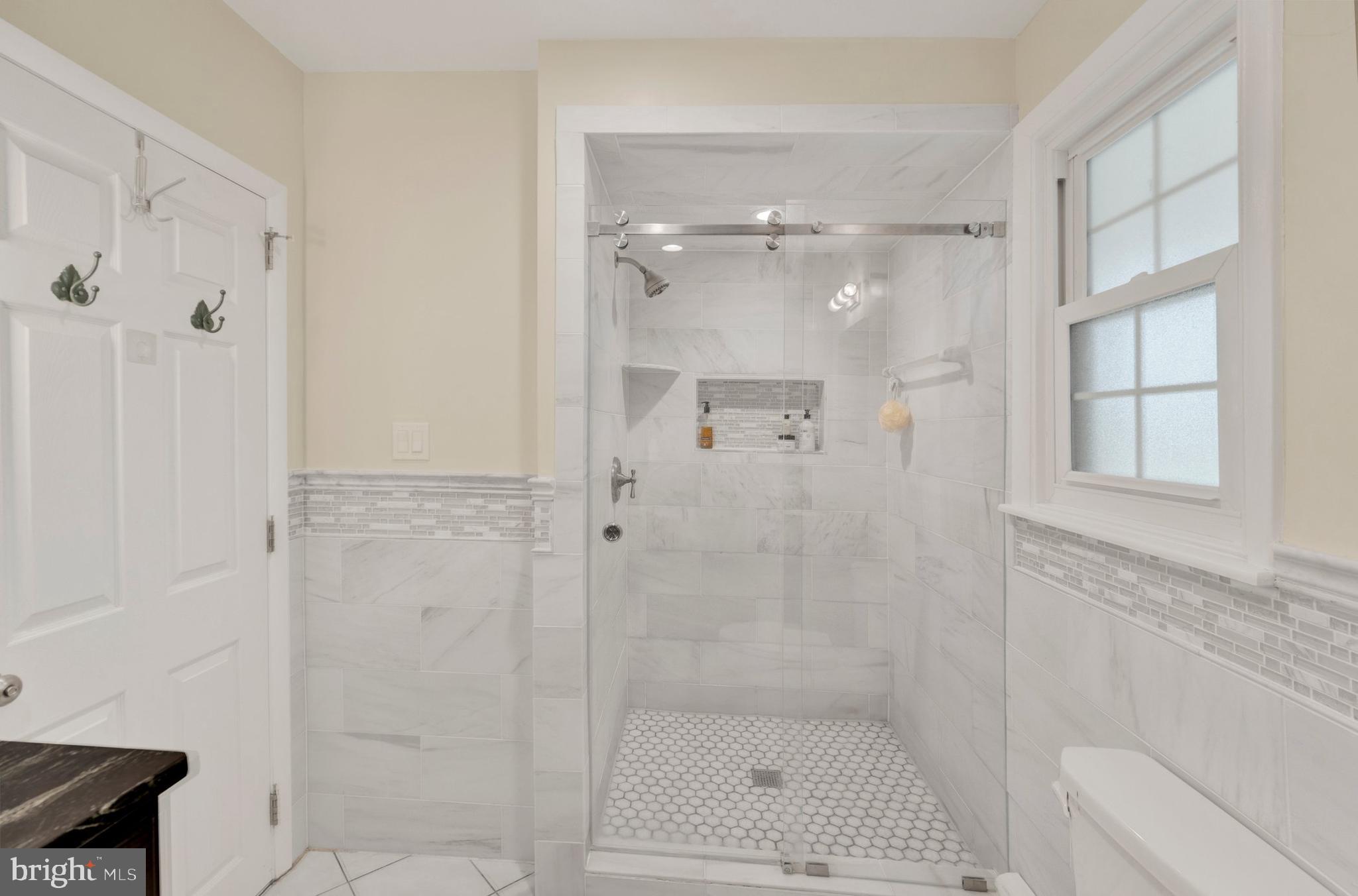 ROSLYN - Residential