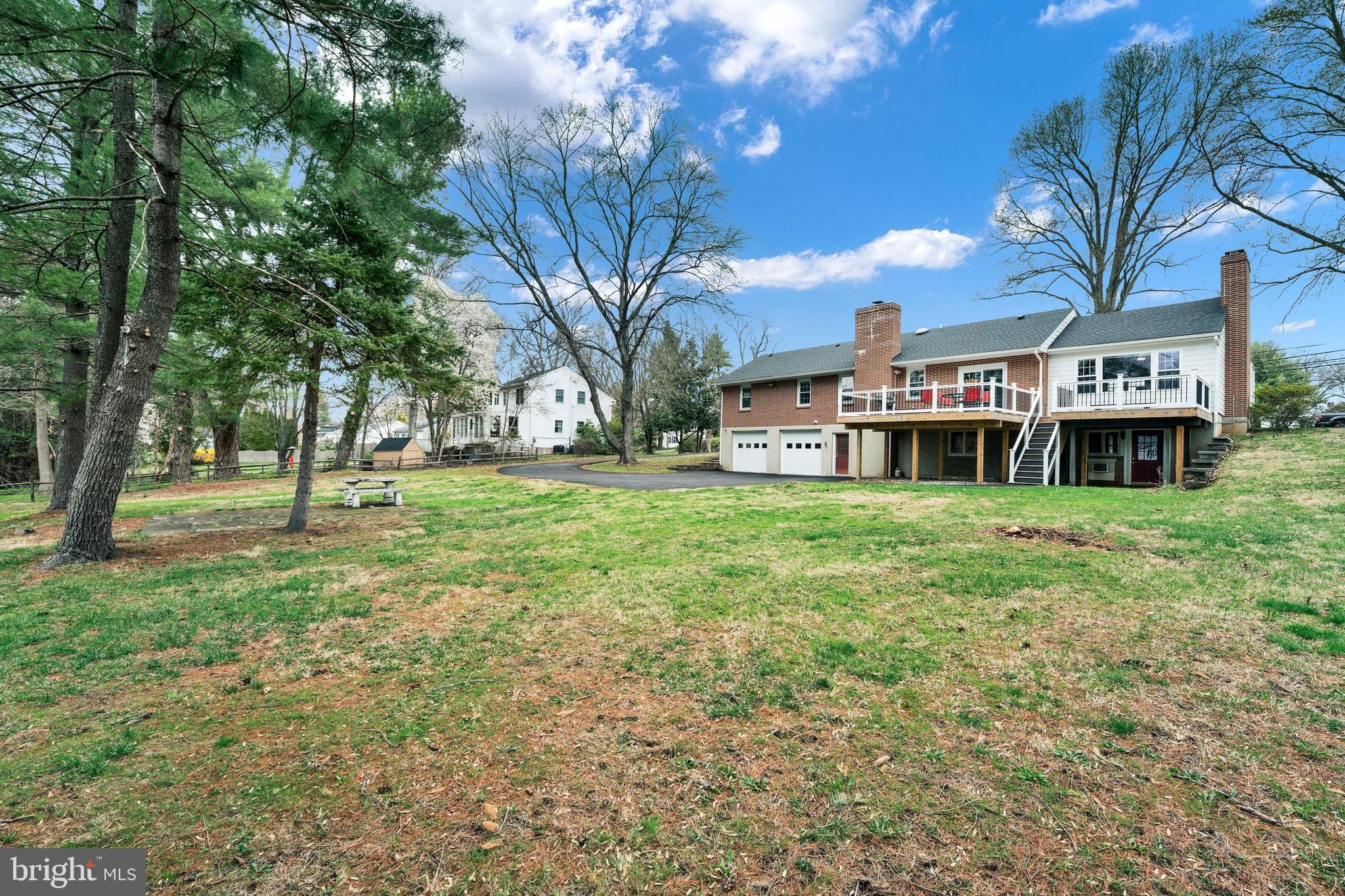 ROSLYN - Residential