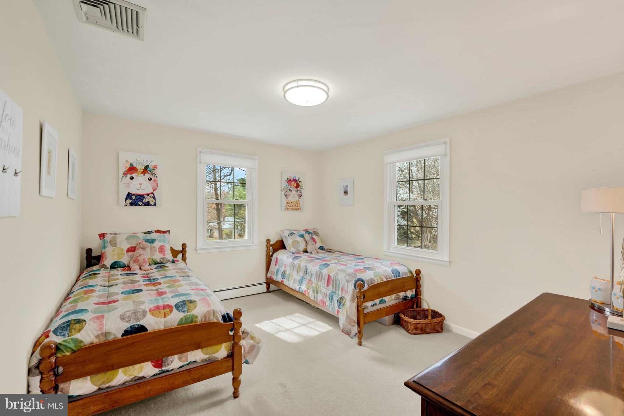 ROSLYN - Residential