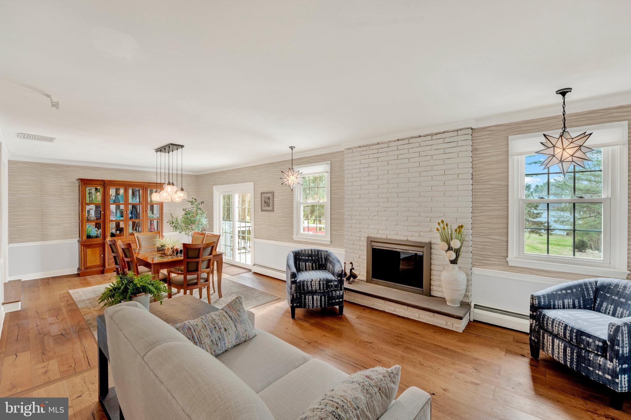 ROSLYN - Residential