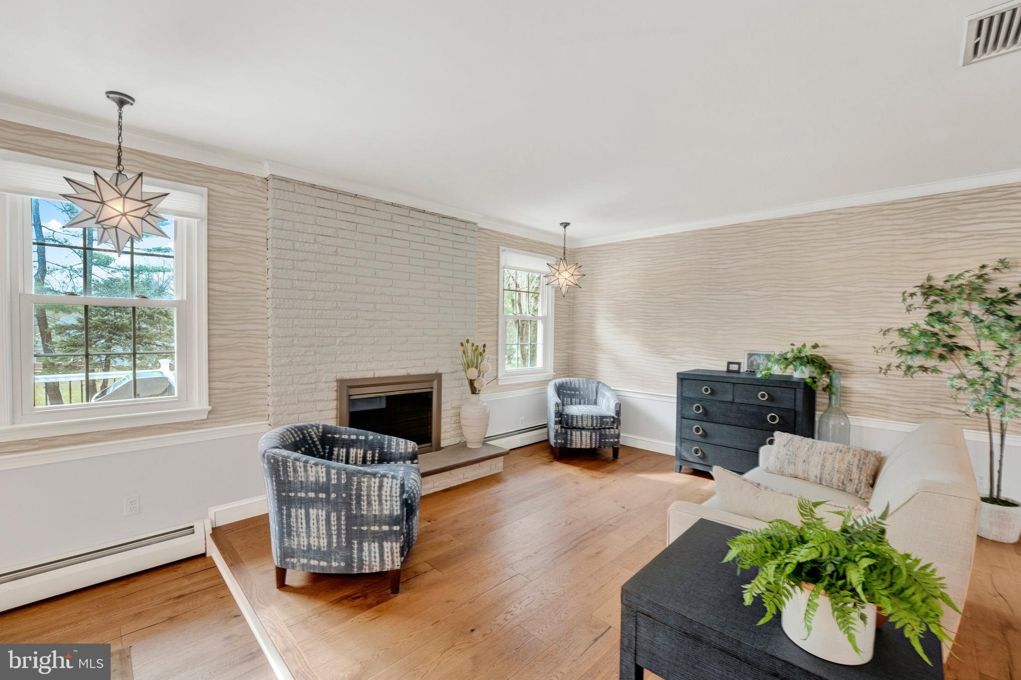 ROSLYN - Residential