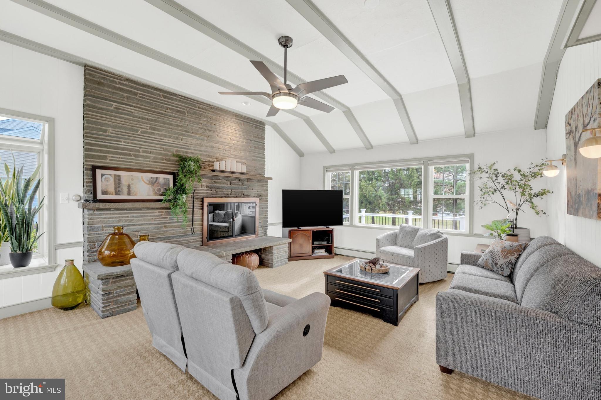 ROSLYN - Residential