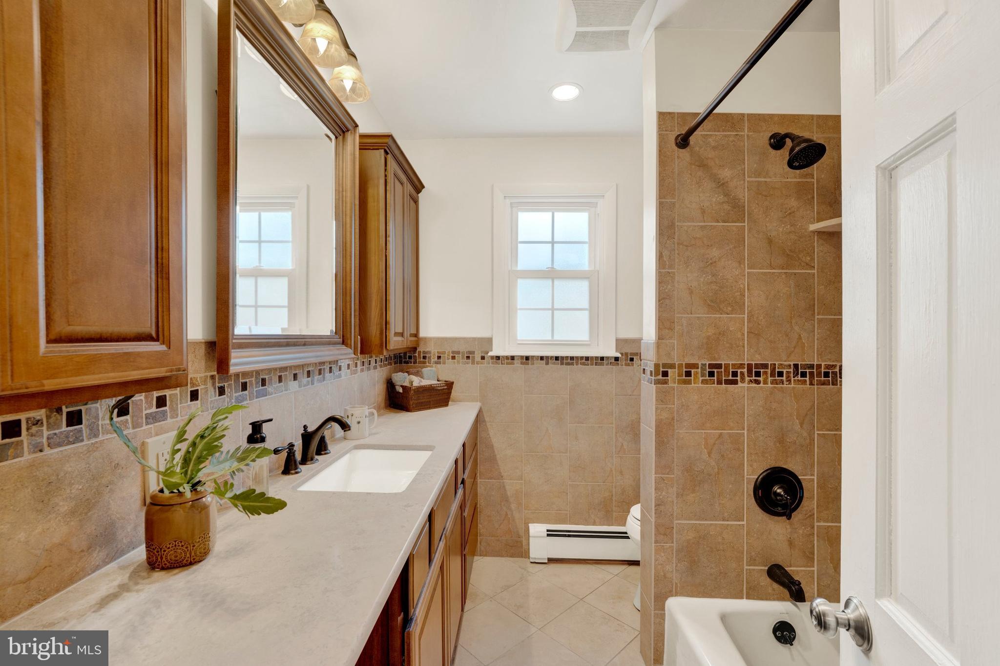 ROSLYN - Residential