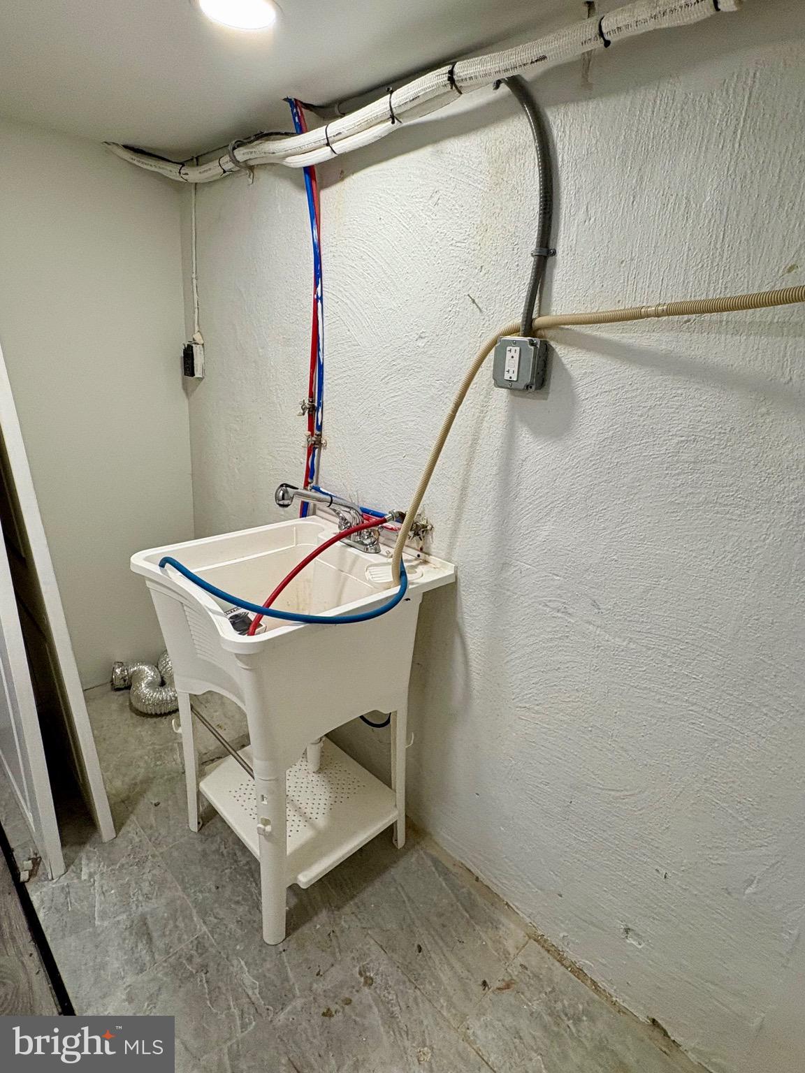 WEST OAK LANE - Residential