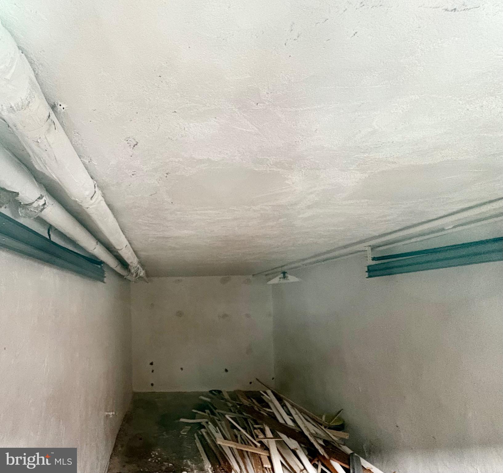 WEST OAK LANE - Residential