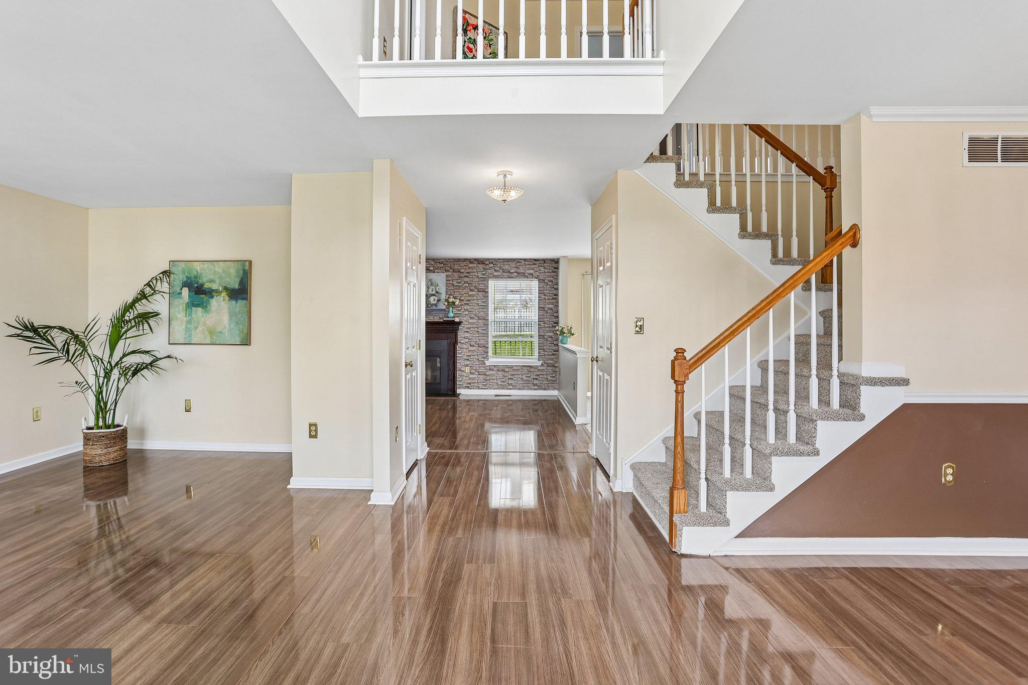 1289 MEADOWVIEW DRIVE
