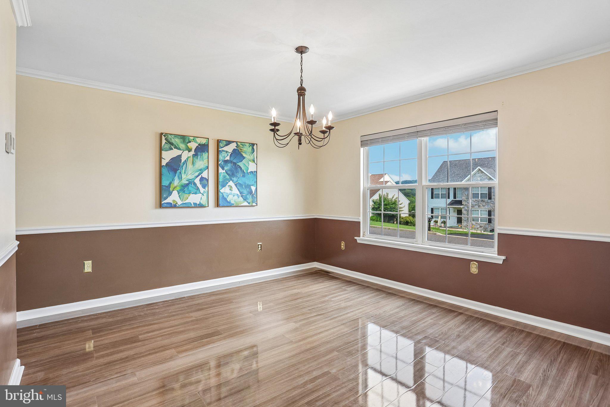 1289 MEADOWVIEW DRIVE