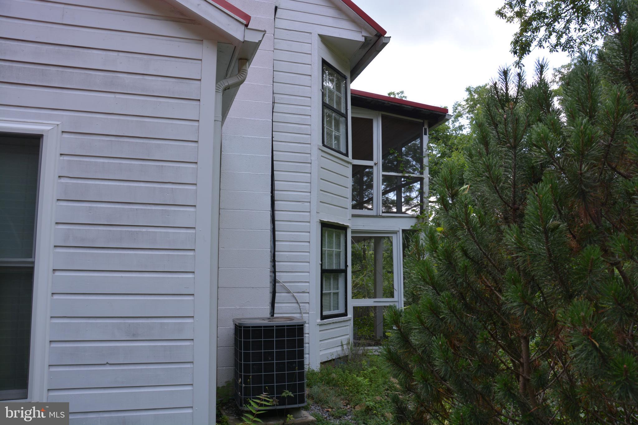 CAPON BRIDGE - Residential