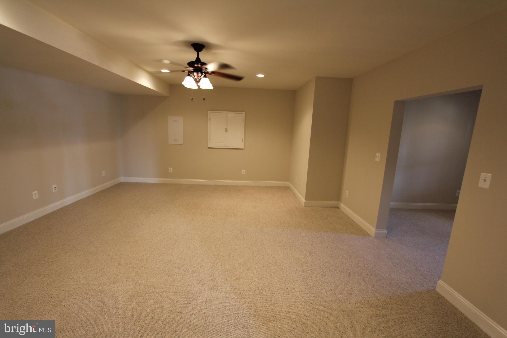 LANSDOWNE ON THE POTOMAC - Residential