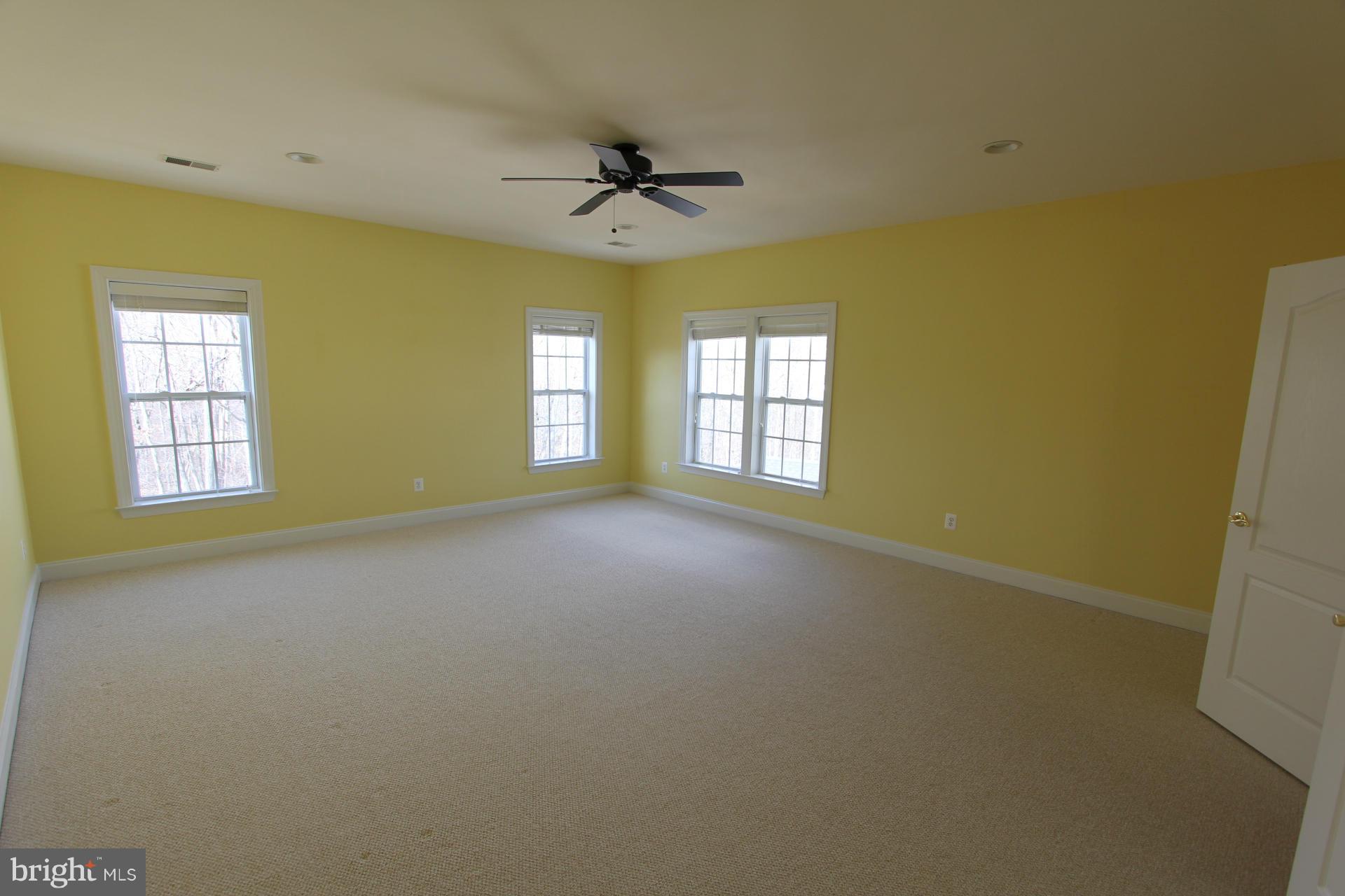 LANSDOWNE ON THE POTOMAC - Residential