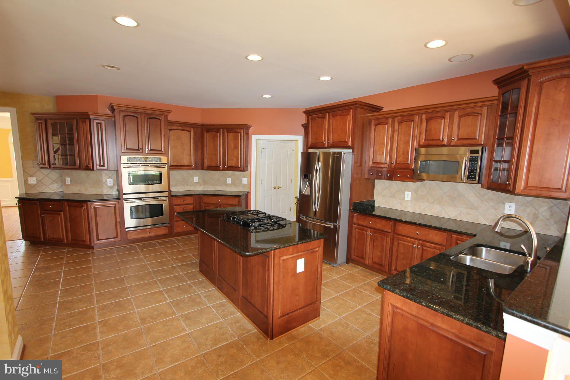 LANSDOWNE ON THE POTOMAC - Residential