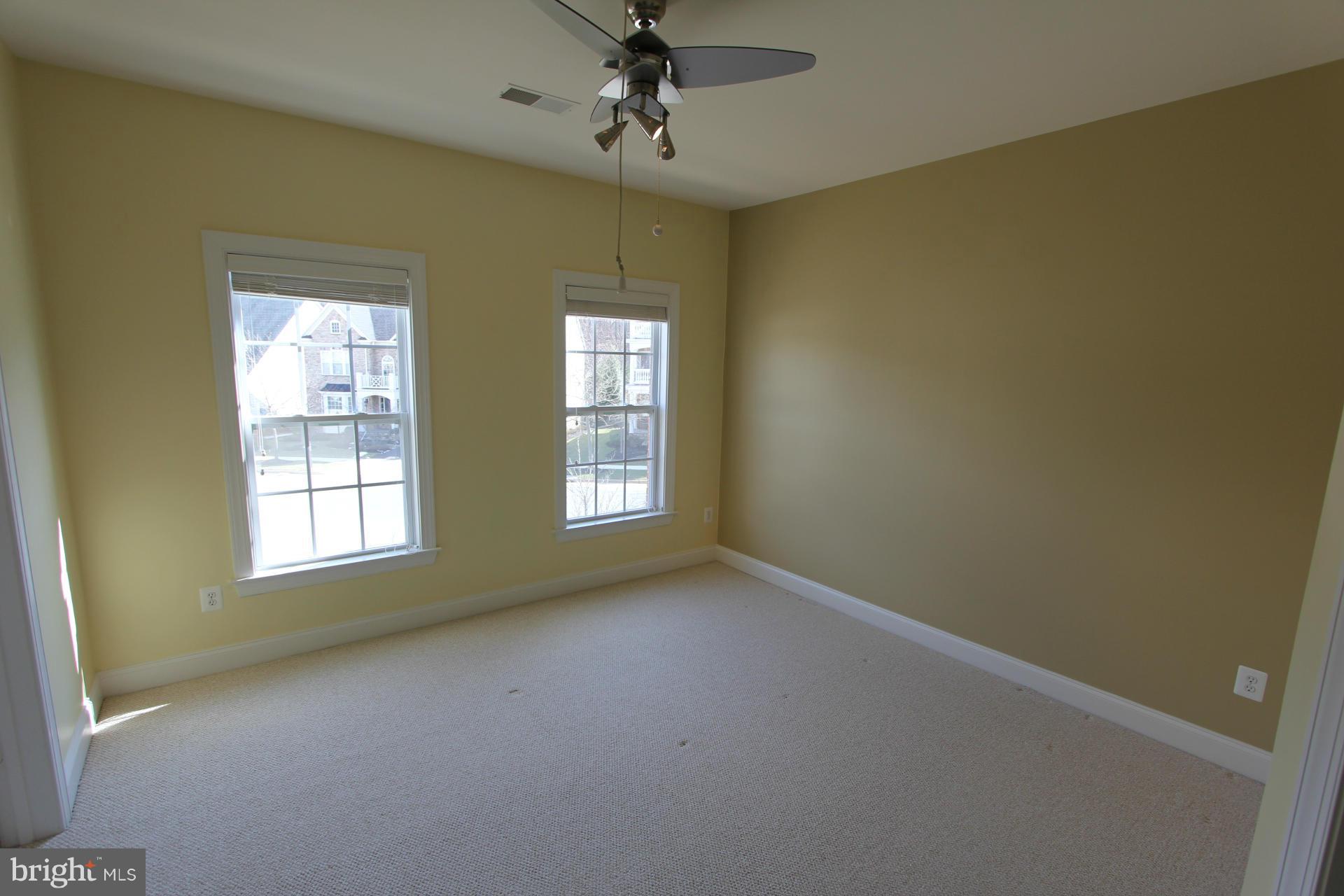 LANSDOWNE ON THE POTOMAC - Residential