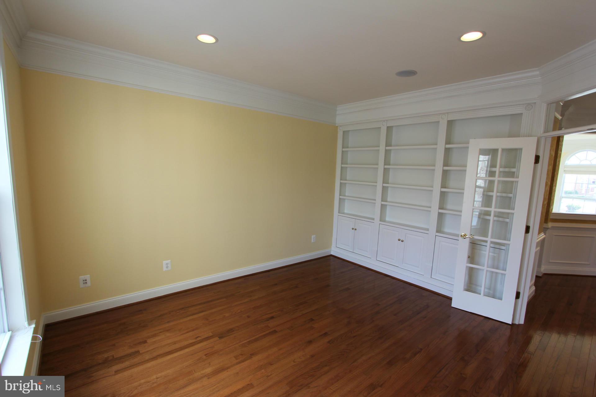 LANSDOWNE ON THE POTOMAC - Residential