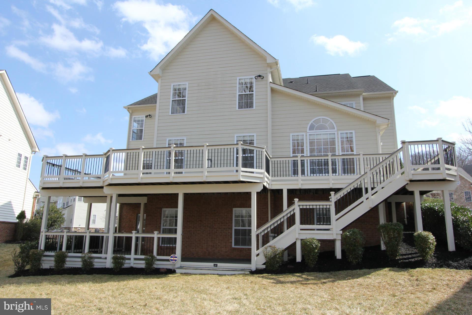 LANSDOWNE ON THE POTOMAC - Residential