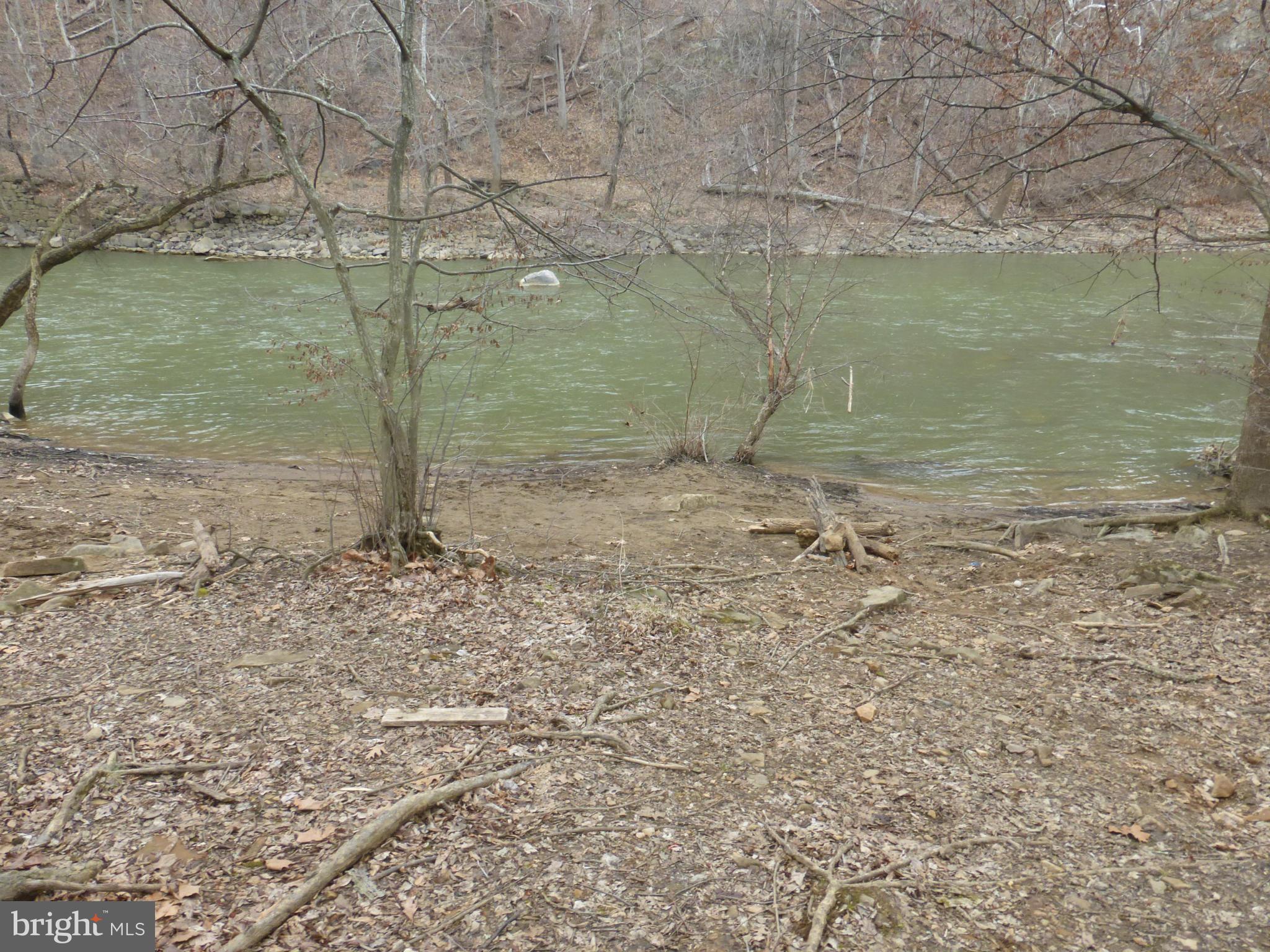 LANSDOWNE ON THE POTOMAC - Residential