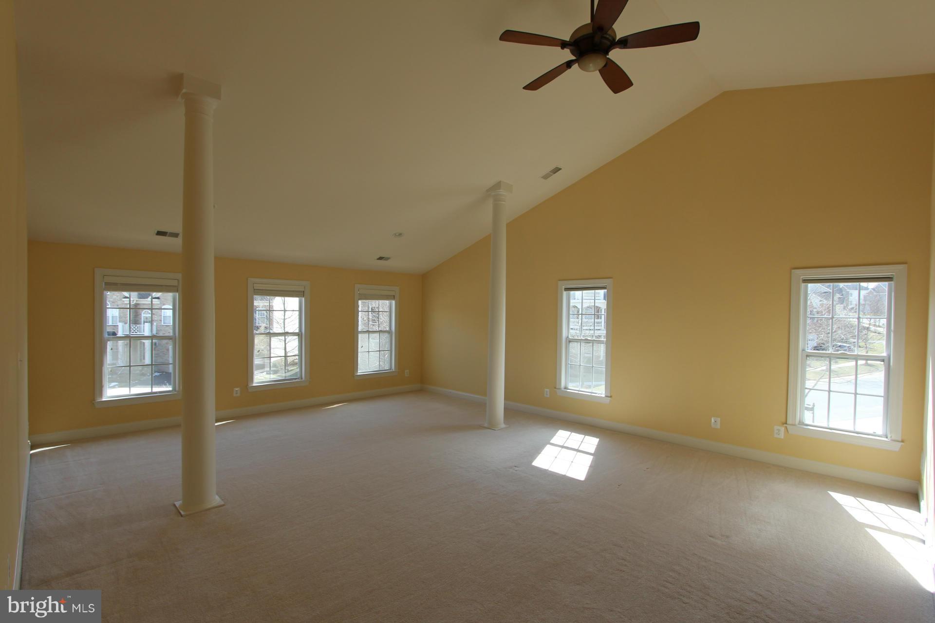 LANSDOWNE ON THE POTOMAC - Residential