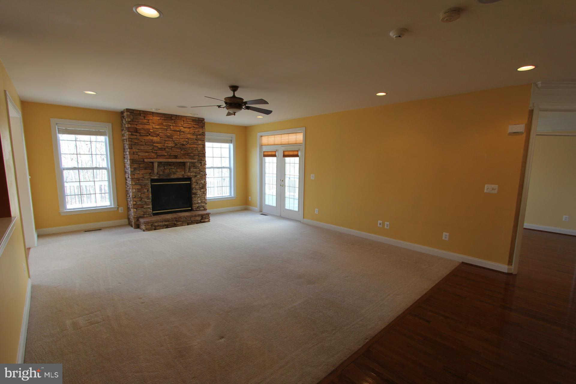 LANSDOWNE ON THE POTOMAC - Residential