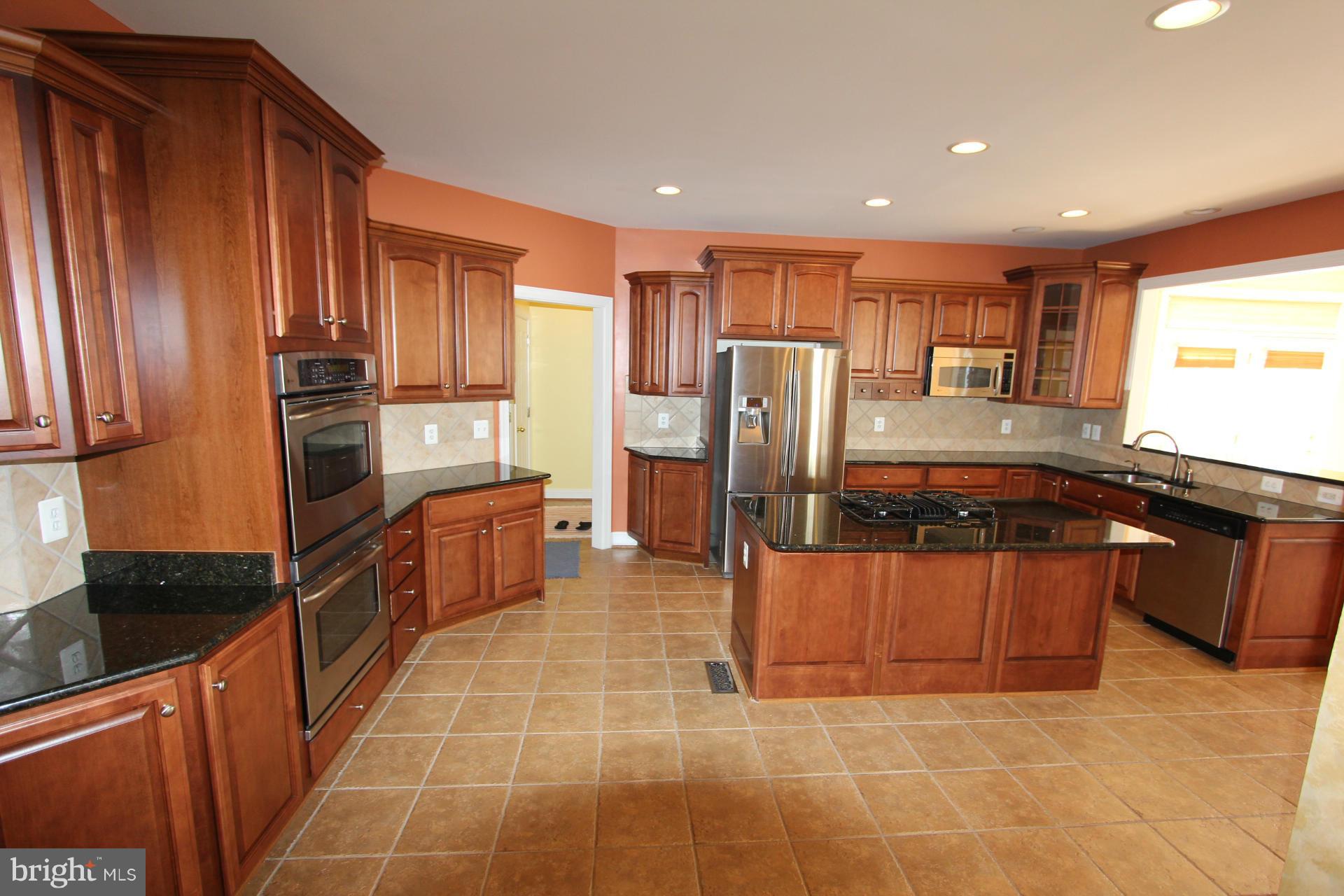 LANSDOWNE ON THE POTOMAC - Residential