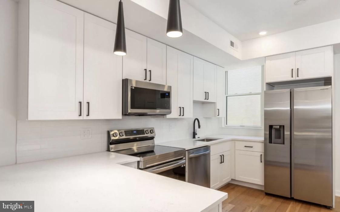 POINT BREEZE - Residential Lease