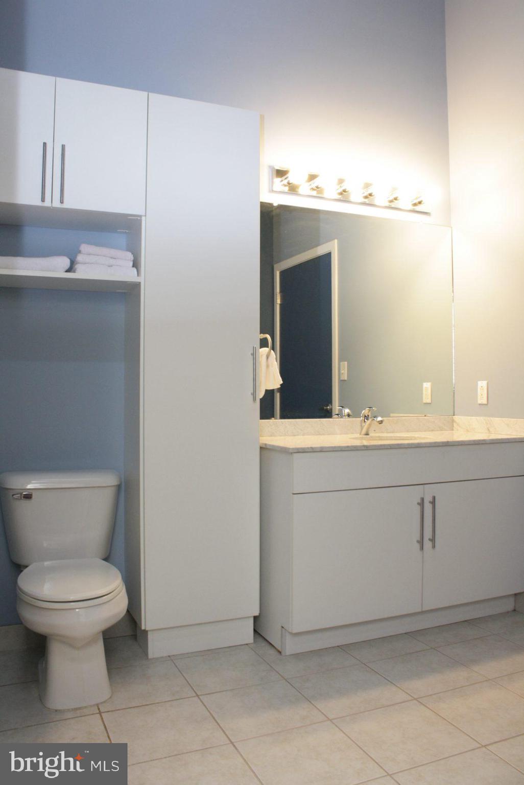 LOGAN SQUARE - Residential