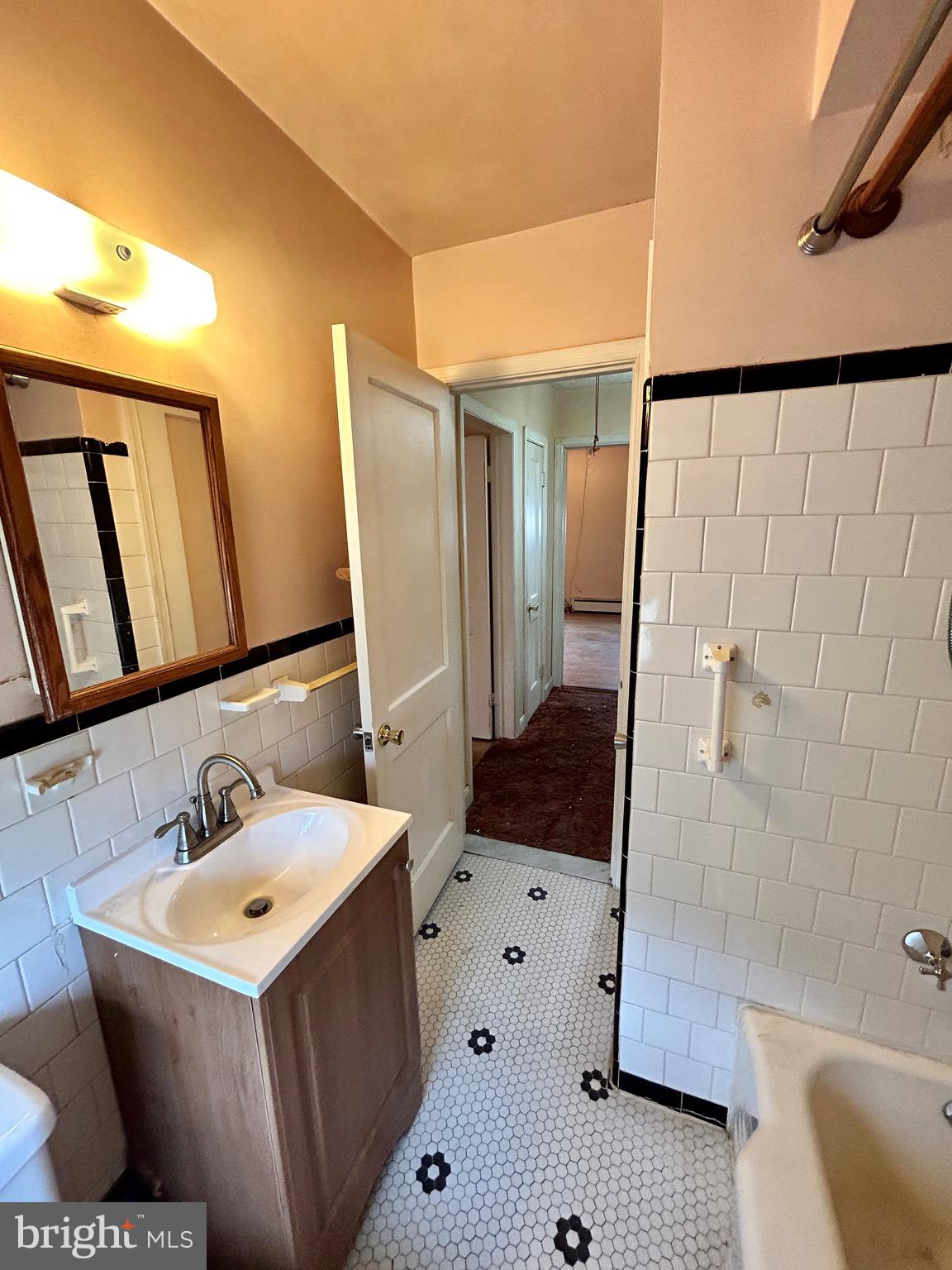 RAMBLEWOOD - Residential