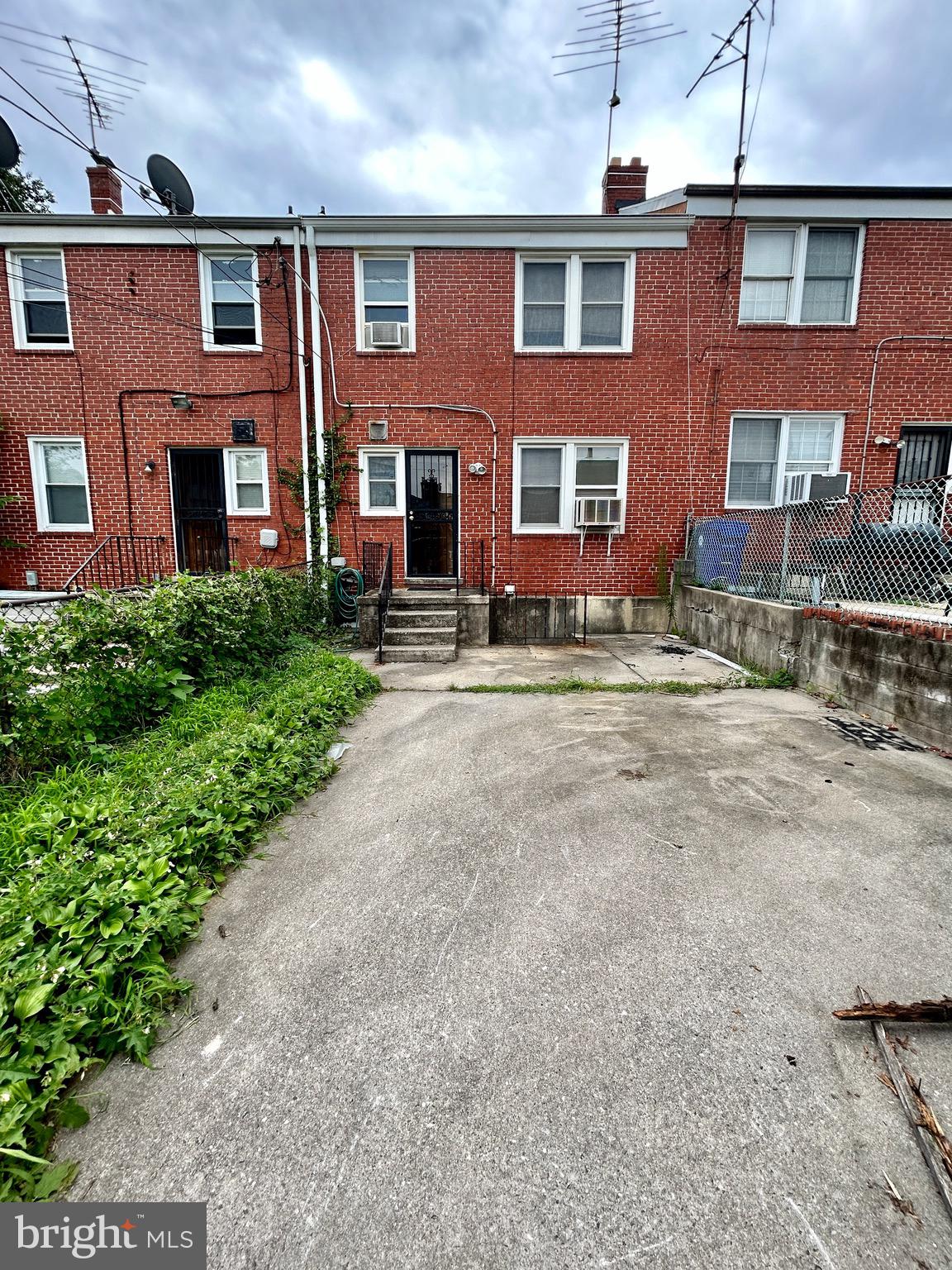 RAMBLEWOOD - Residential