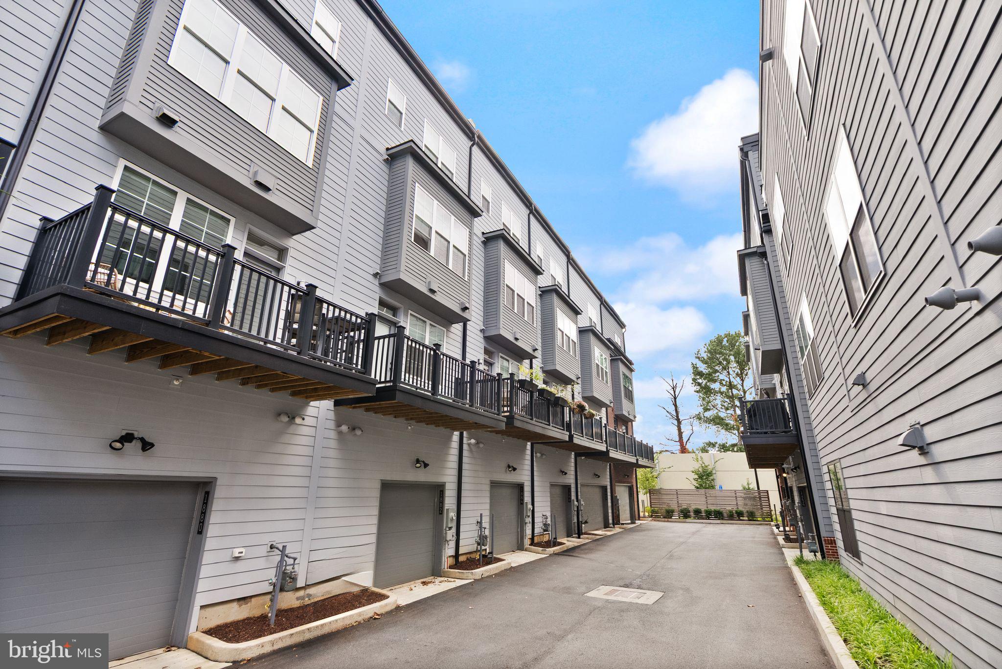 RESTON STATION - Residential Lease