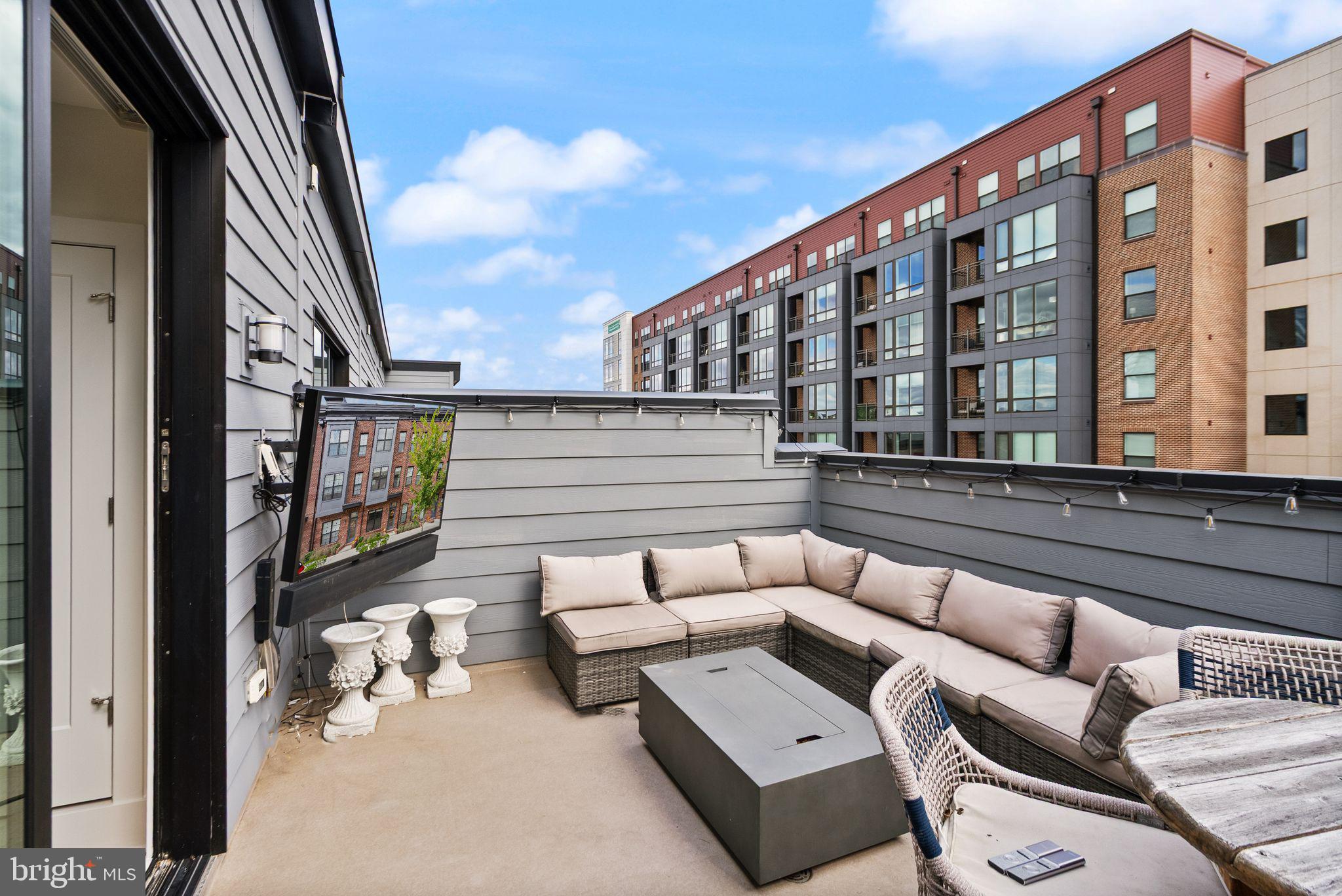 RESTON STATION - Residential Lease