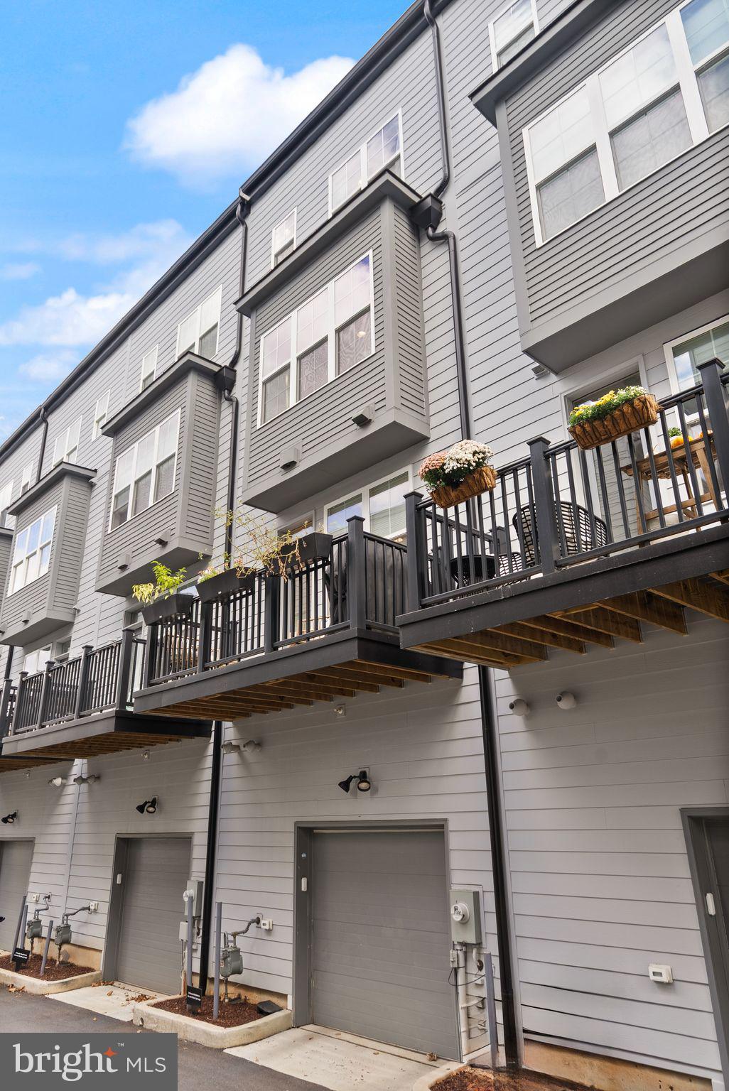 RESTON STATION - Residential Lease