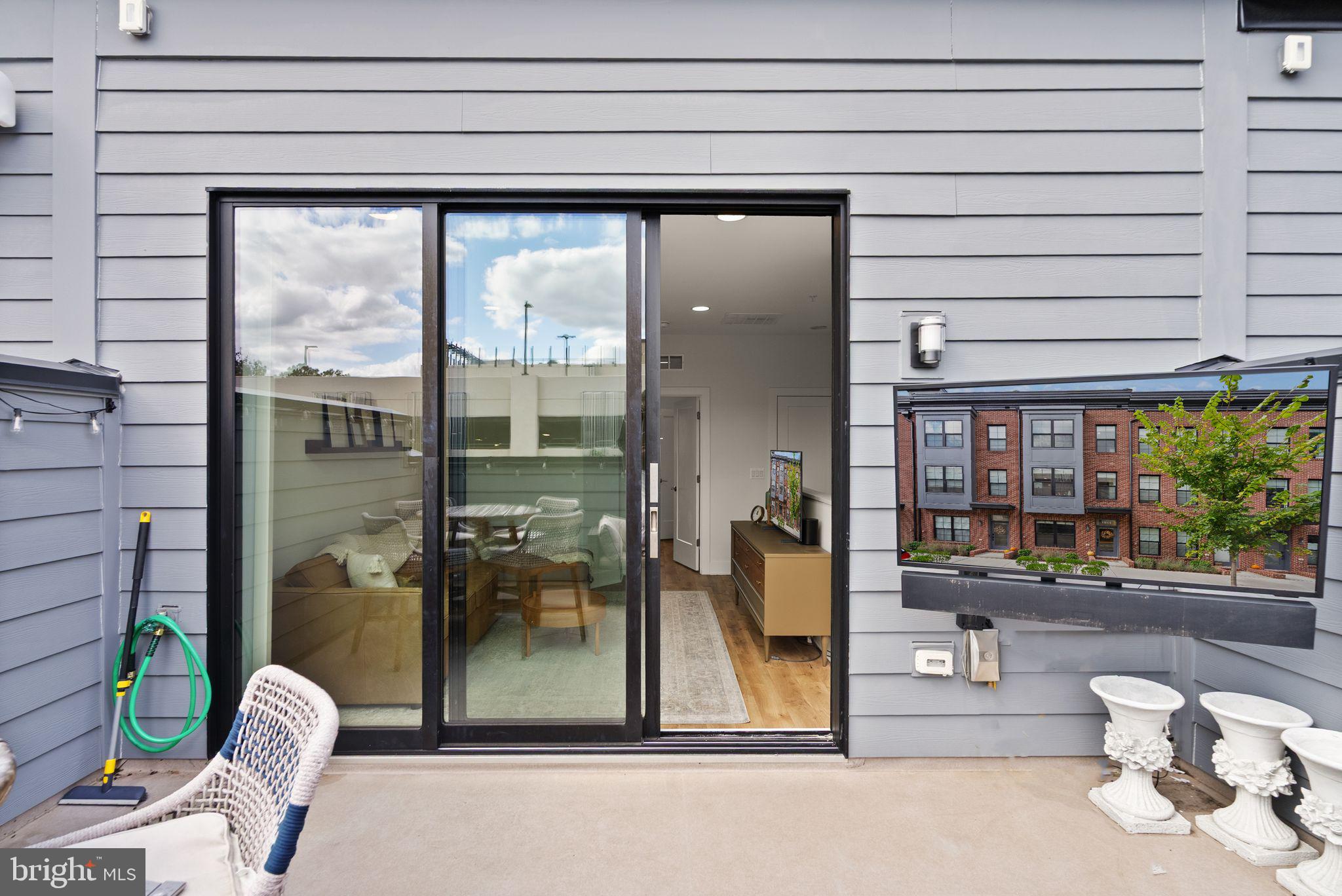 RESTON STATION - Residential Lease