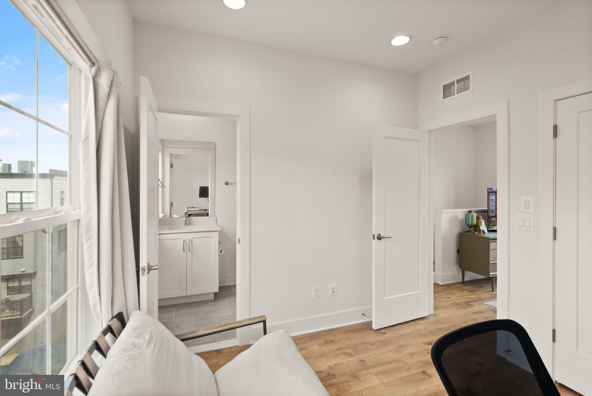 RESTON STATION - Residential Lease