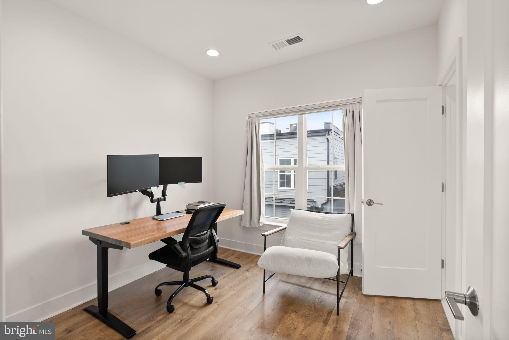 RESTON STATION - Residential Lease