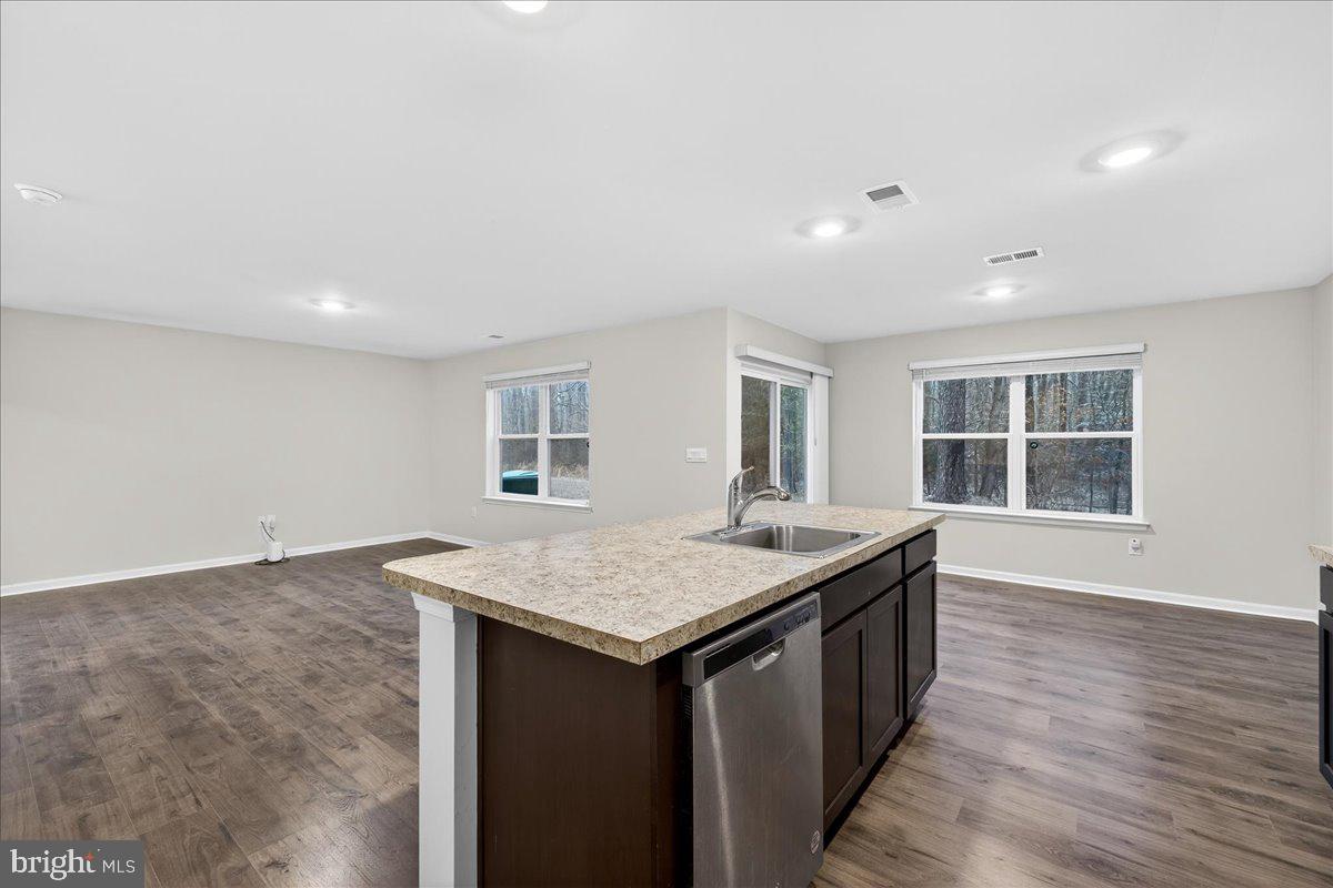 LOGANBERRY VILLAGE - Residential