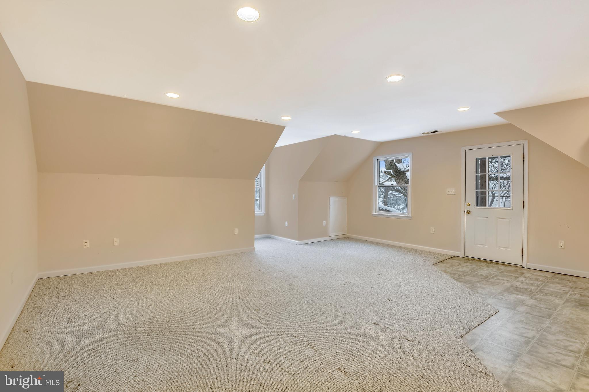 MILLERSVILLE - Residential