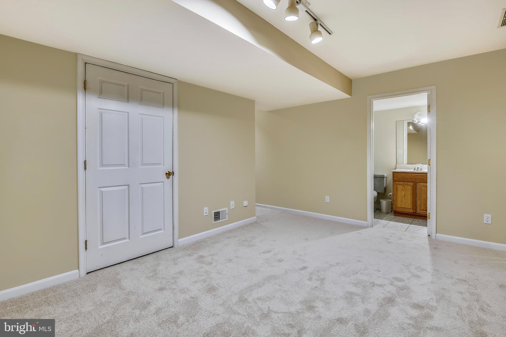 MILLERSVILLE - Residential