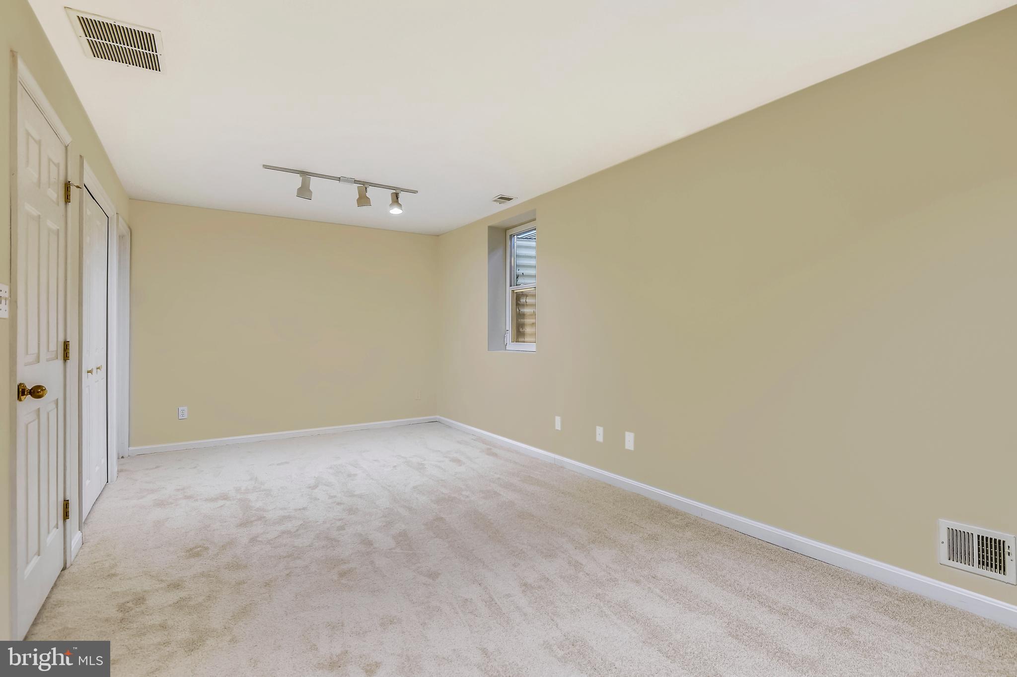 MILLERSVILLE - Residential