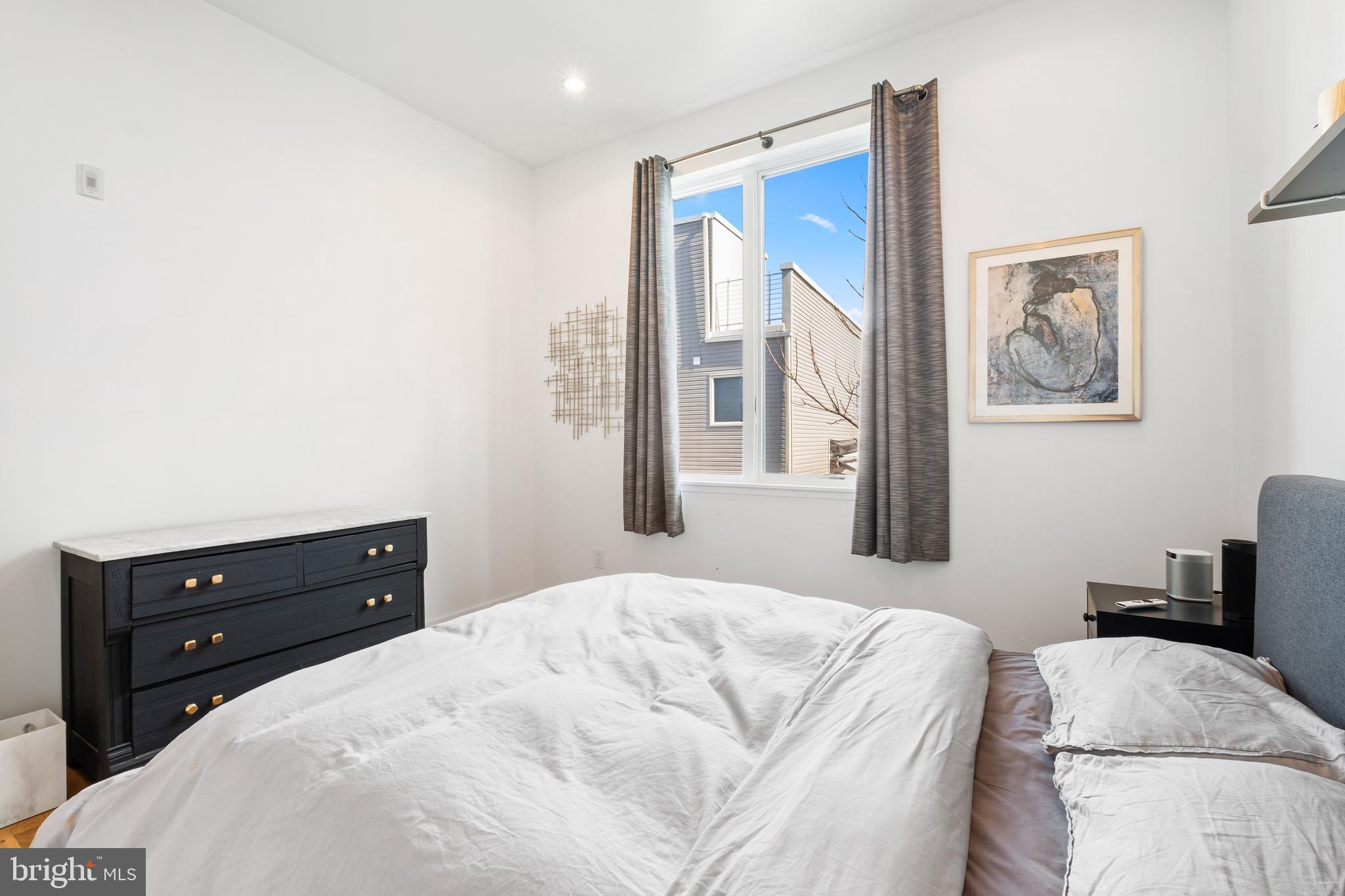 KENSINGTON - Residential