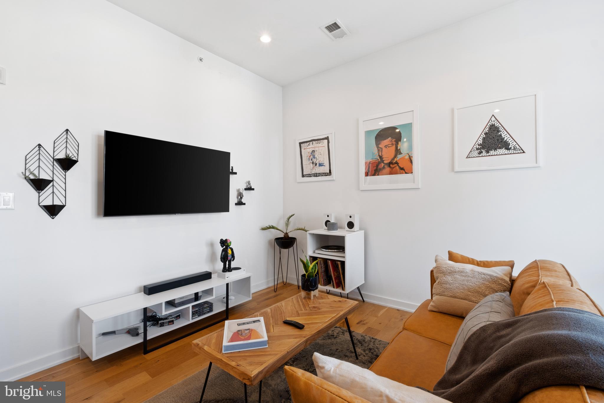 KENSINGTON - Residential