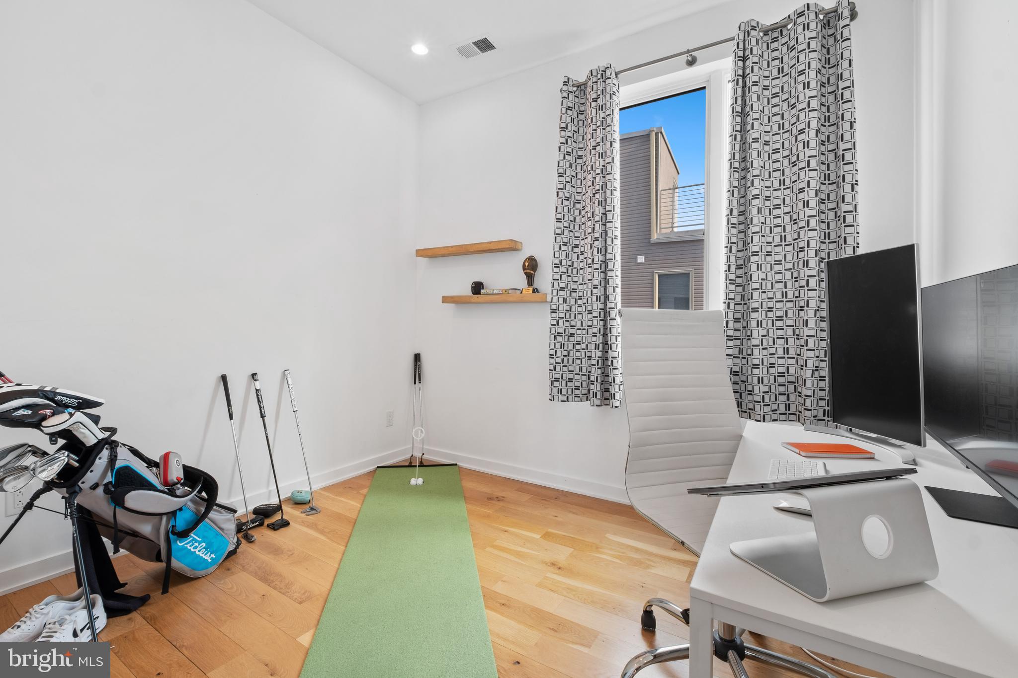 KENSINGTON - Residential