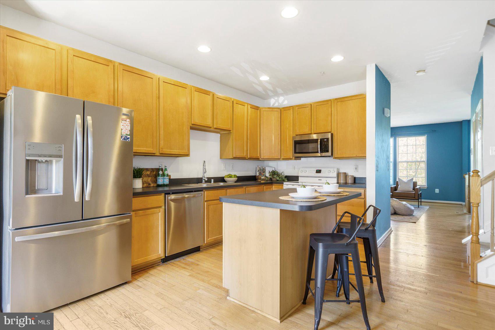 EATON SQUARE - Residential