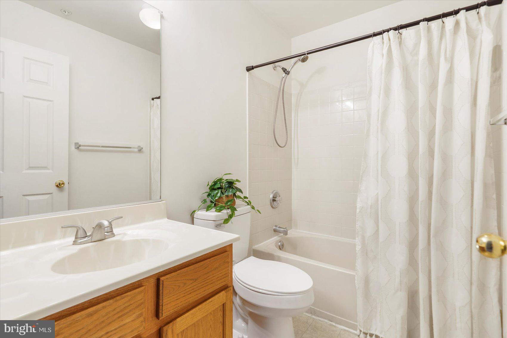 EATON SQUARE - Residential