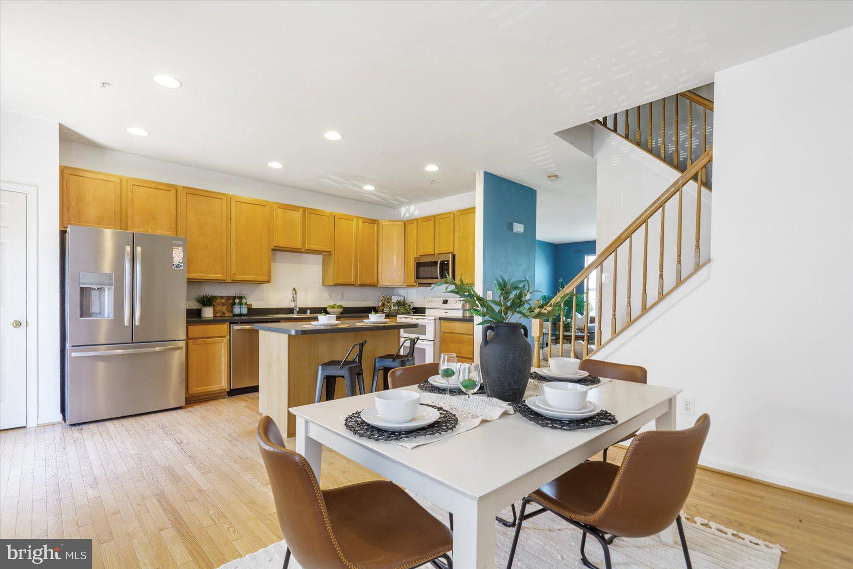 EATON SQUARE - Residential