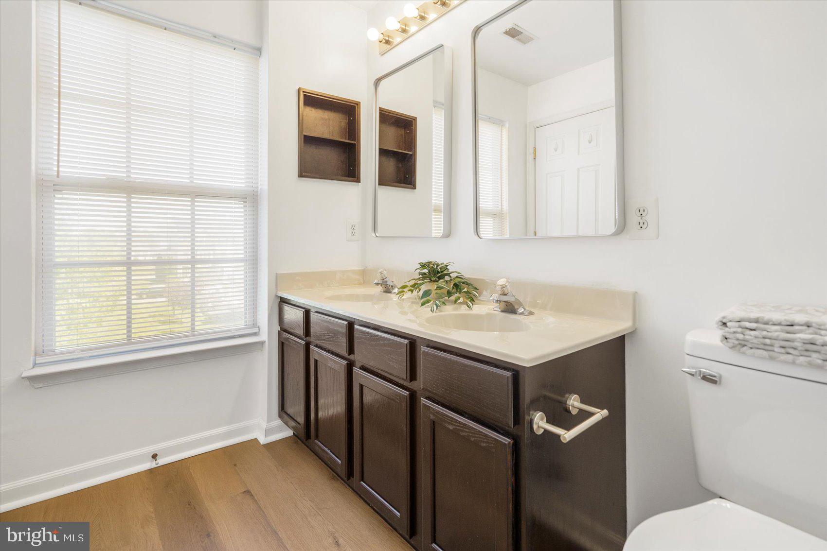 EATON SQUARE - Residential