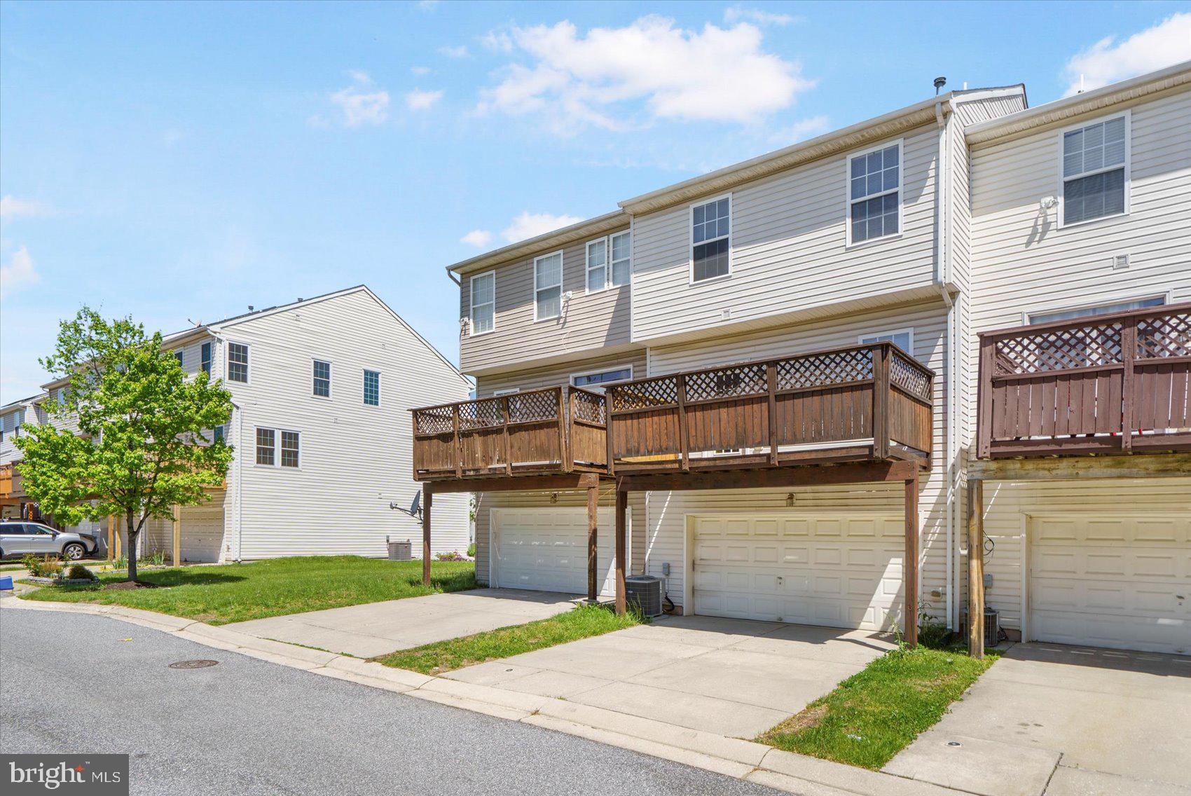 EATON SQUARE - Residential