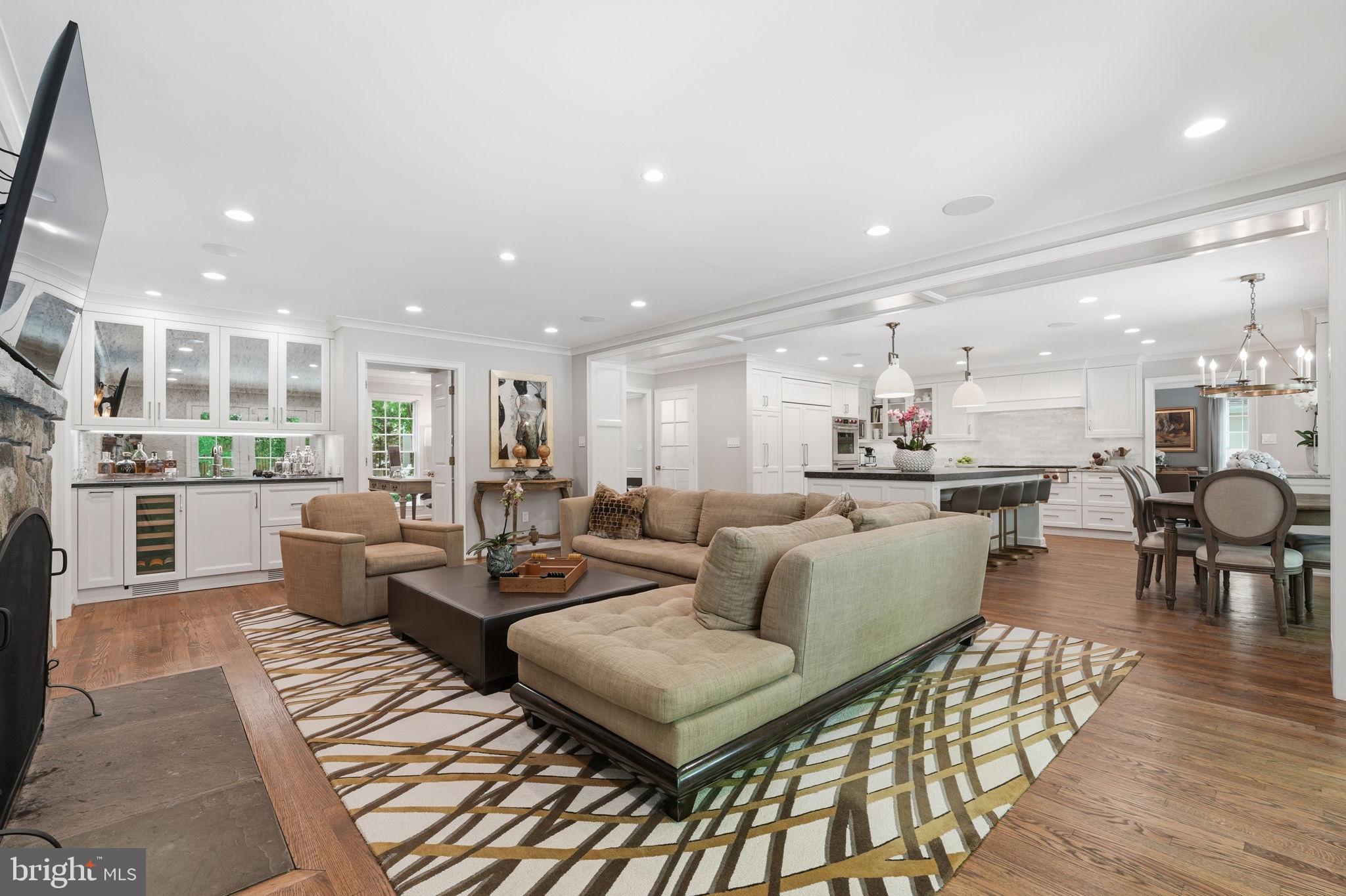 RIVER FALLS - Residential