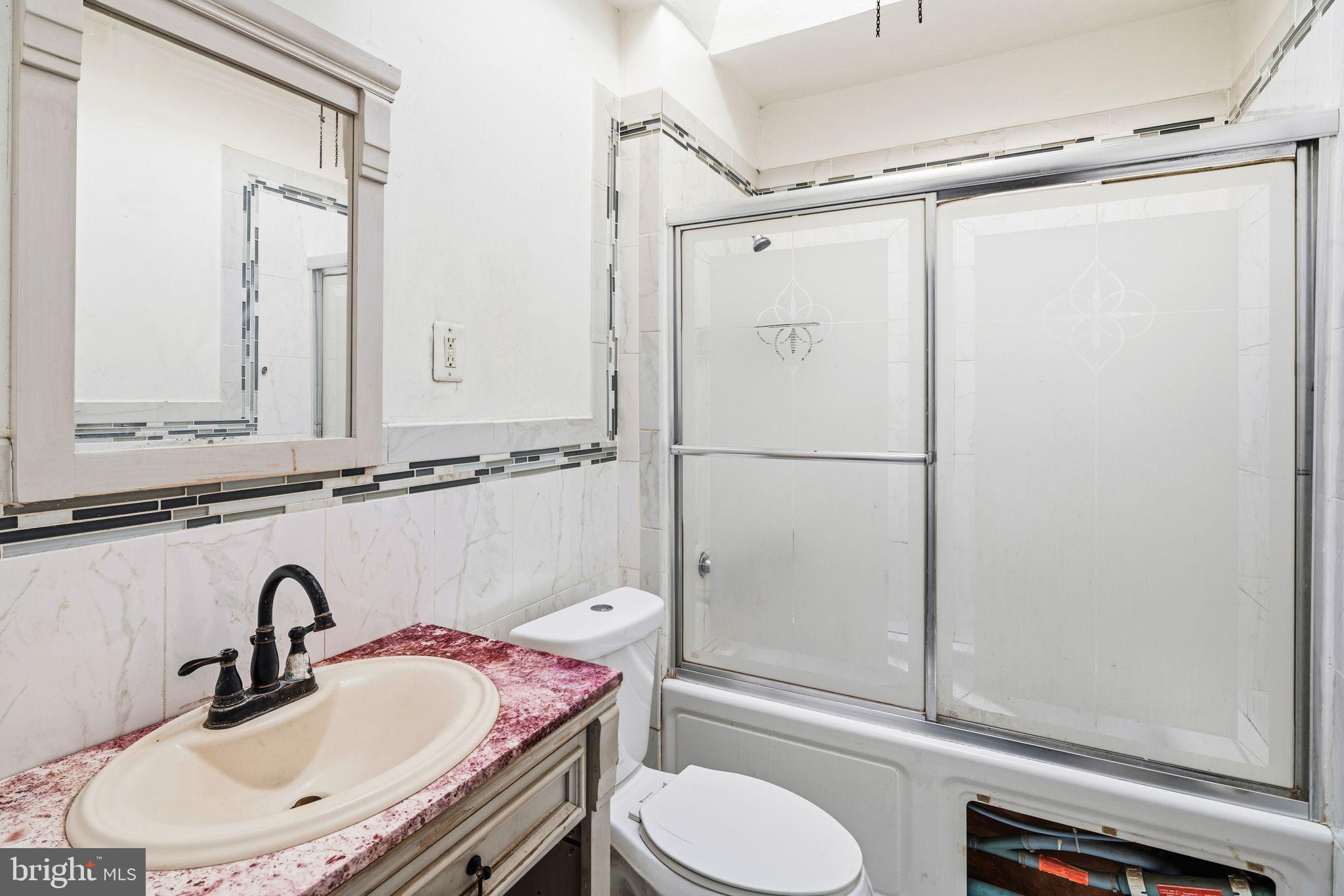 WEST OAK LANE - Residential