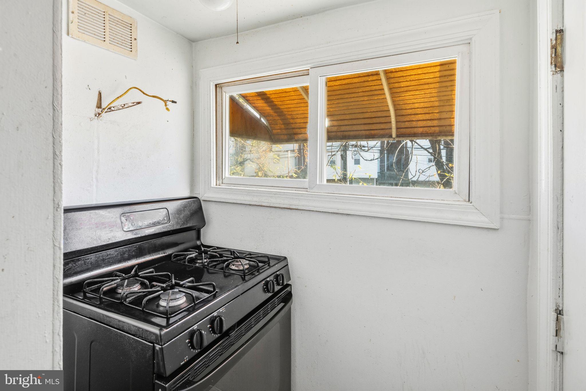 WEST OAK LANE - Residential